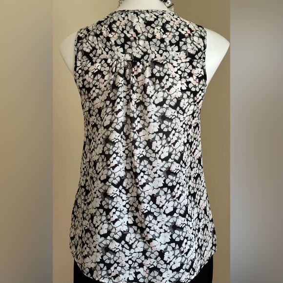 Ellie Black White Pink Floral Sleeveless Front Ruffle Blouse Sz S Sleeve… - Picture 5 of 11